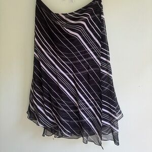 Skirt black/white flowy , wrap front